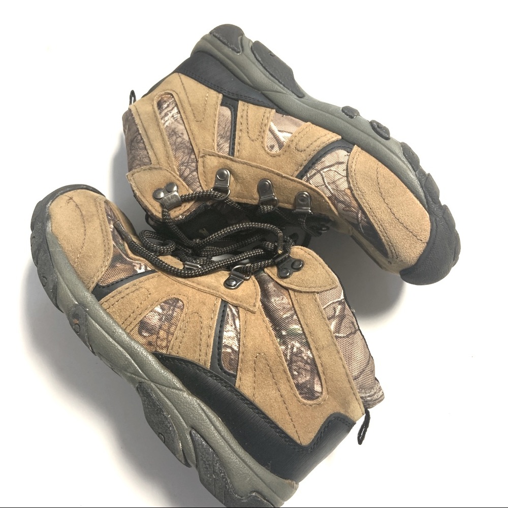 Ozark Trail Realtree Xtra Boy’s Hiking Boo…